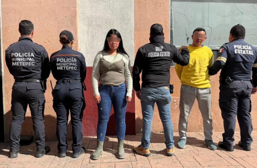 Capturan en Metepec a sujetos buscados por robo en Lerma. Video