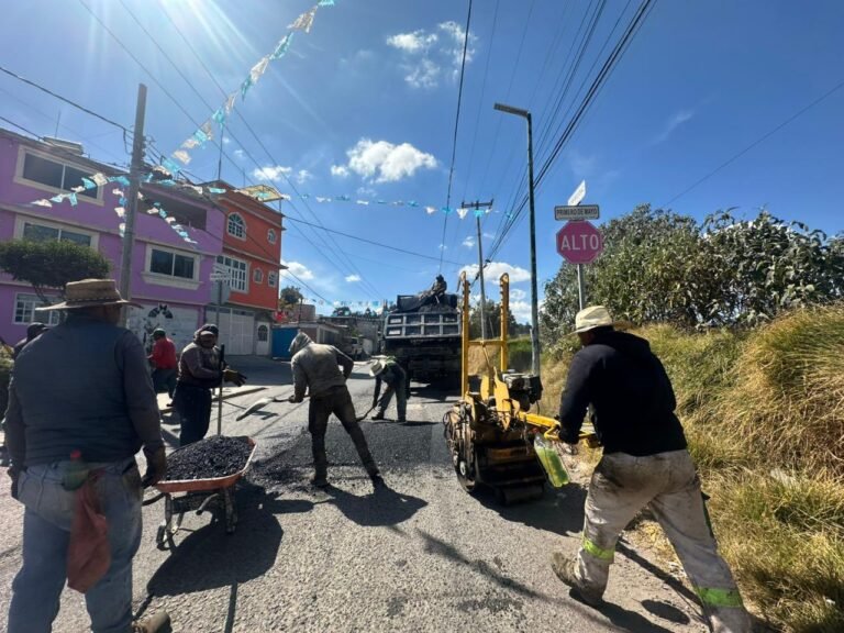 #Zinacantepec refuerza trabajos de bacheo en San Juan de las Huertas