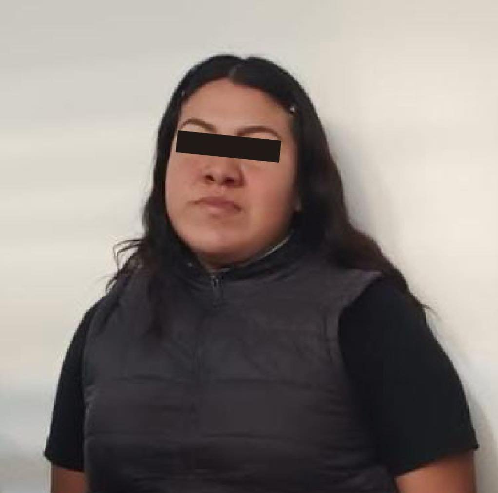 Detienen a dos mujeres por presunto robo a comercio en La Pilita, Metepec