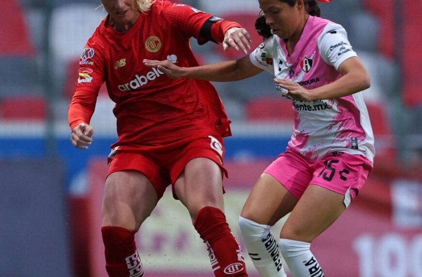 Diablas Rojas del Toluca mantienen el paso ante Atlas en el Nemesio Díez. Video