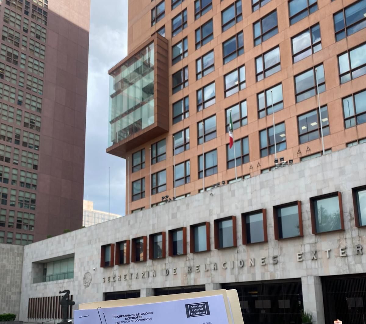 Personal del Servicio Exterior Mexicano denuncia retraso en pagos
