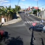 Dos motociclistas se estrellan contra un vehículo en dramático accidente de tránsito anycript_thumbnail_1 (73)