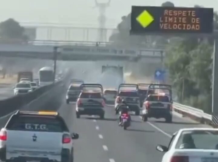 Así fue la persecución de una pipa robada que terminó cerca del AIFA. Video