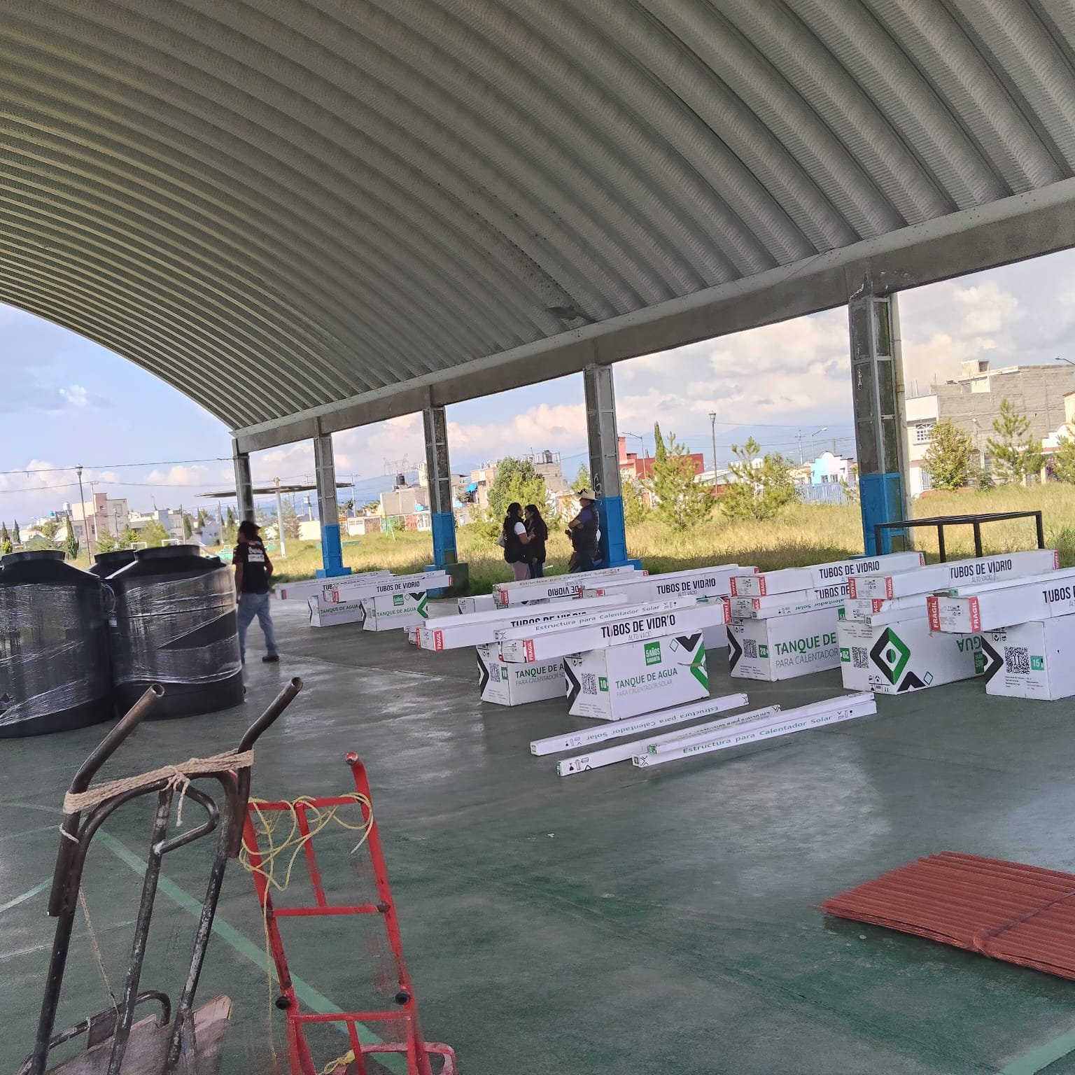 ONG Prendiendo y Activando, Luz y Fortaleza, entregó tinacos y calentadores solares subsidiados en 3 comunidades