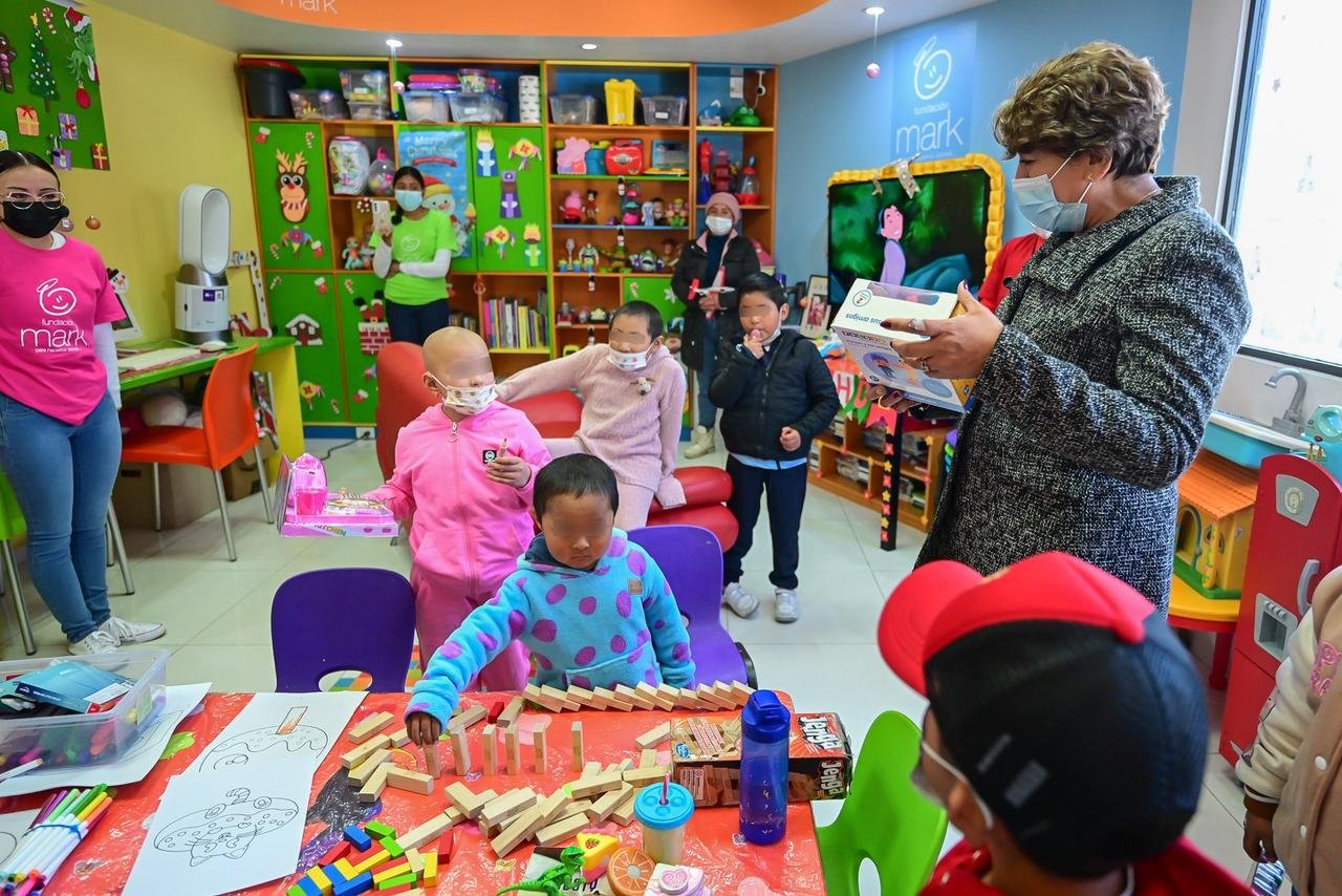 Reyes Magos llegan al Hospital para el Niño: Gobernadora acompaña a pacientes en Toluca