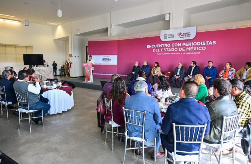 Gobernadora Delfina Gómez destaca Plan Integral Oriente y agenda territorial durante encuentro con periodistas