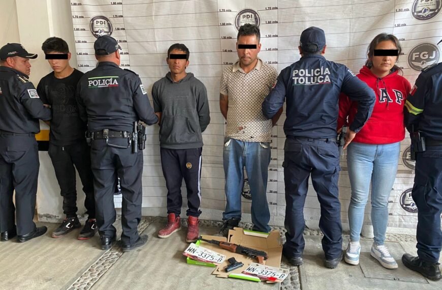 Detienen en #Toluca a cuatro personas ligadas al robo de transporte de carga
