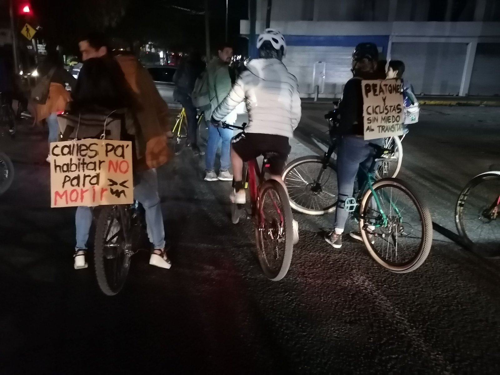 Masa Crítica recorre el centro de Toluca para visibilizar la movilidad segura