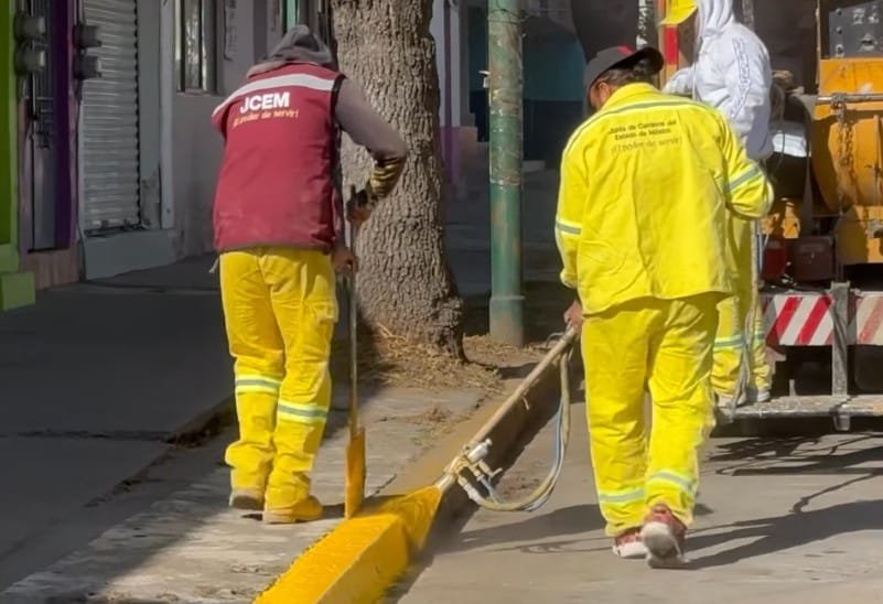 Ayuntamiento de #Toluca y Junta de Caminos refuerzan mantenimiento urbano