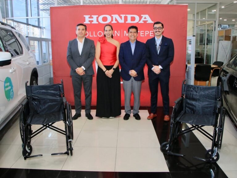 Honda #Metepec dona 40 sillas de ruedas al DIF municipal
