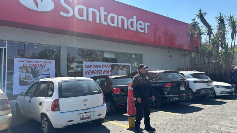 Policía de #Toluca refuerza vigilancia en zonas bancarias