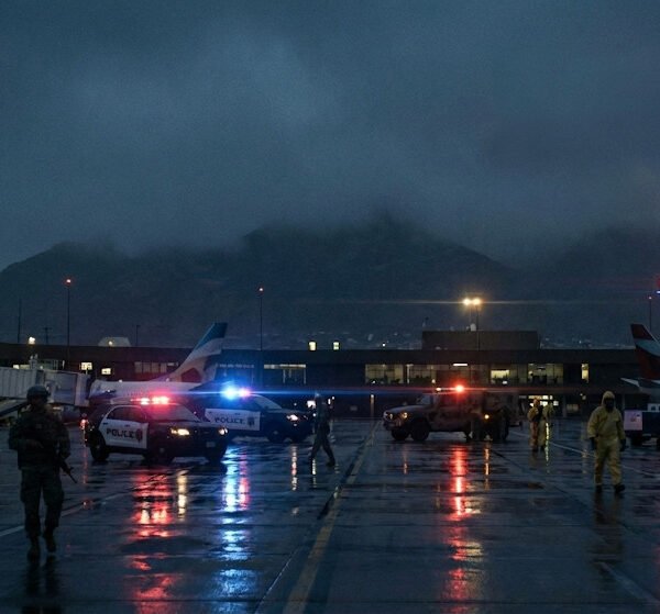 Drones, militares y versiones encontradas: el misterio del cierre aéreo en El Paso