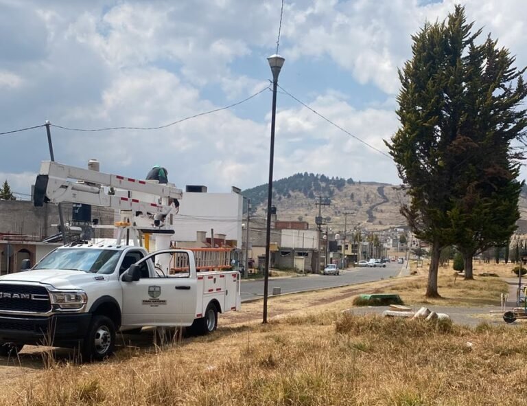 Refuerzan mantenimiento y alumbrado público en La Loma I, #Zinacantepec