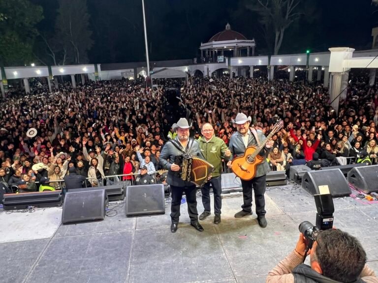 Concierto de cierre reúne a miles en la Feria del Taco #Zinacantepec 2026