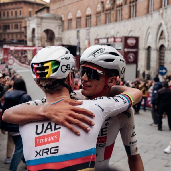 Isaac del Toro hace historia: primer mexicano en el podio de la Strade Bianche