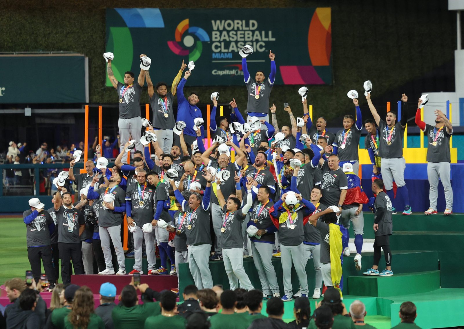 En su cara yanquis: Venezuela le gana a EEUU la final del Clásico Mundial de Béisbol; viva América Latina Libre