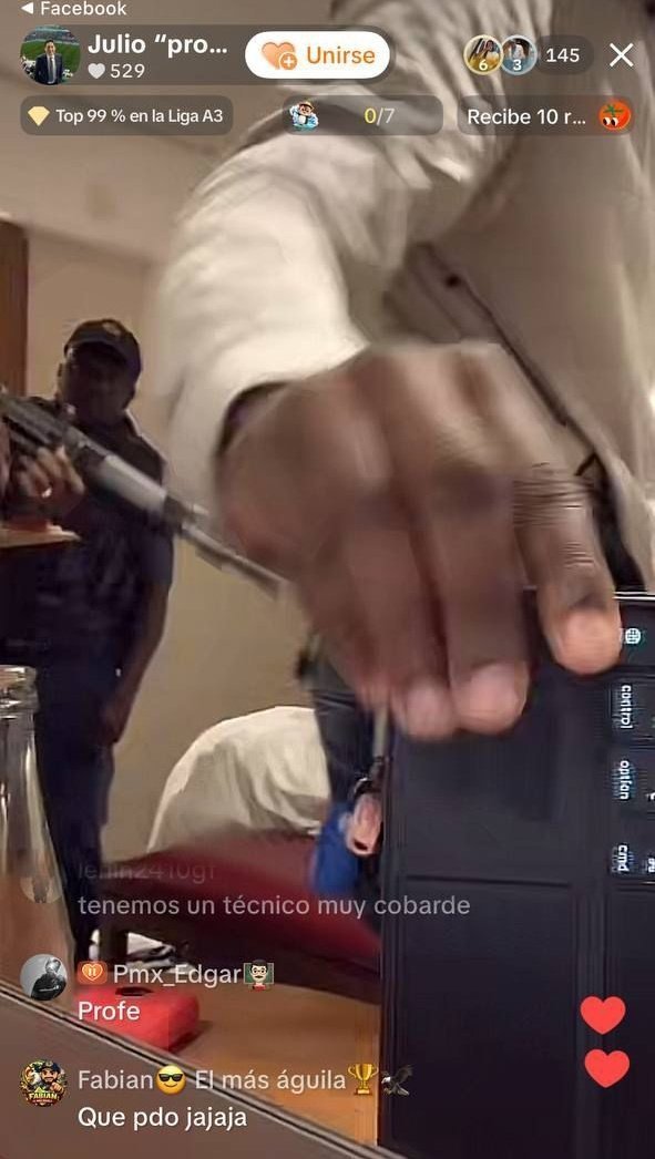 Agentes armados detienen a periodistas mexicanos que cubrían -con dron- a la Selección de Sudáfrica