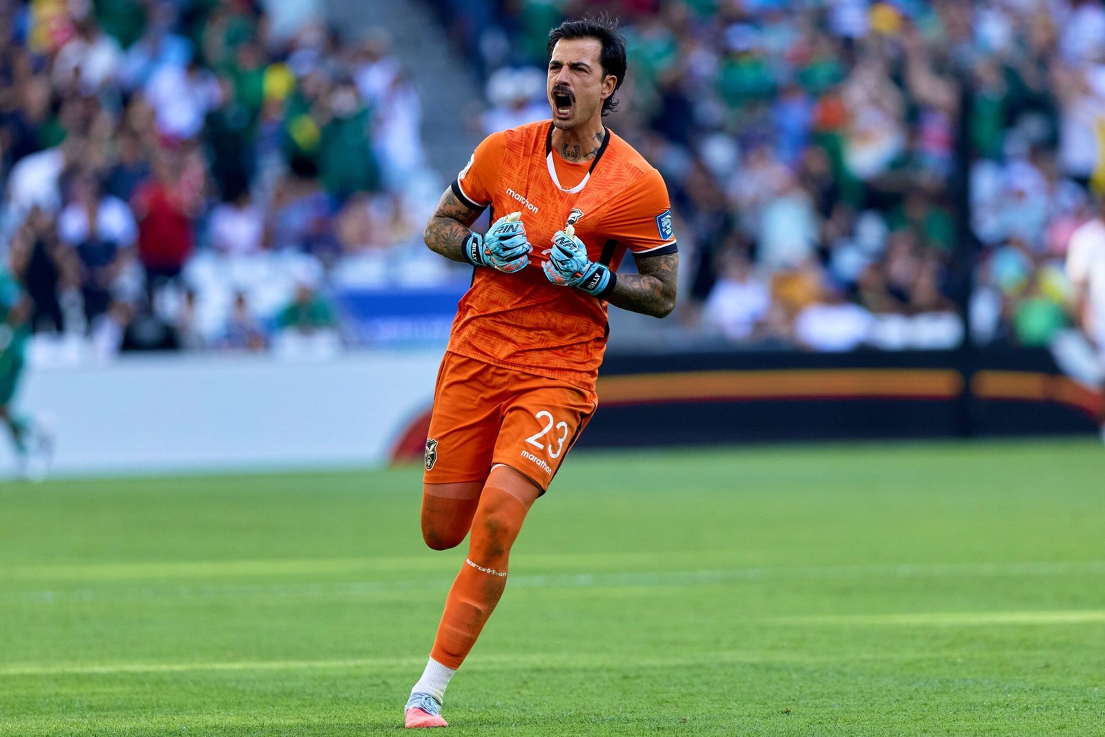Dramático partido rumbo al Mundial en Monterrey; así se vivió el Bolivia vs Surinam. Video