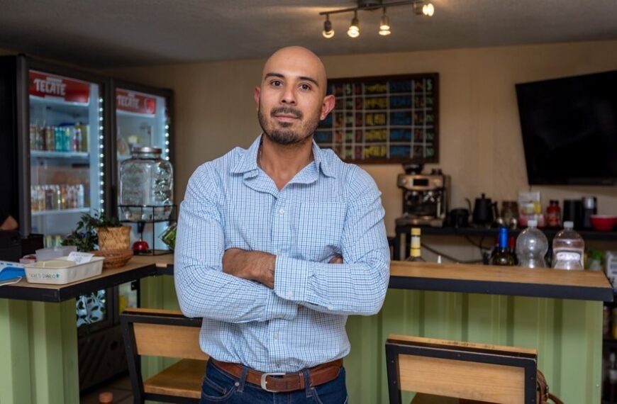 Académico De La UAEMéx Participa Como Jurado En Concurso Nacional De Mezcal