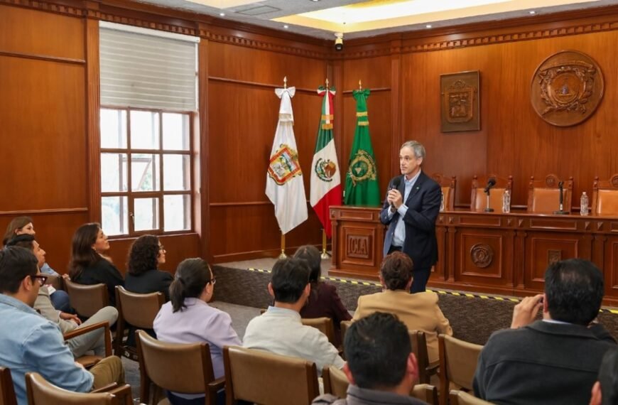 Experto En Liderazgo Colectivo Convoca A Universitarios A Combatir La Desconexión Social