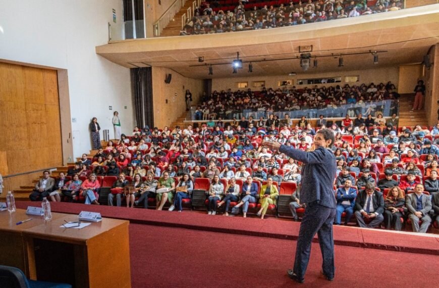 Sororidad Como Estrategia Política: Cecilia Lavalle Imparte Conferencia En Uaeméx Atizapán
