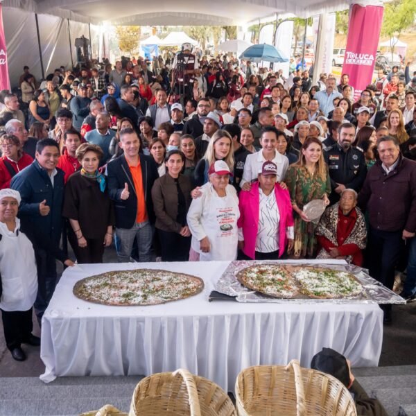 Décima Feria del Huarache reúne a artesanos y visitantes en La Teresona