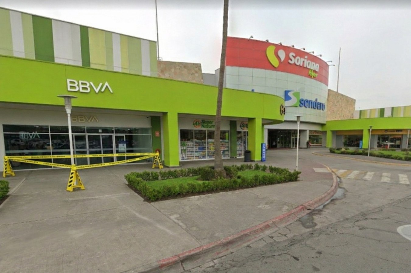 Confirman que perdió la vida víctima de asalto en banco de Plaza Sendero en #Lerma; no hay detenidos