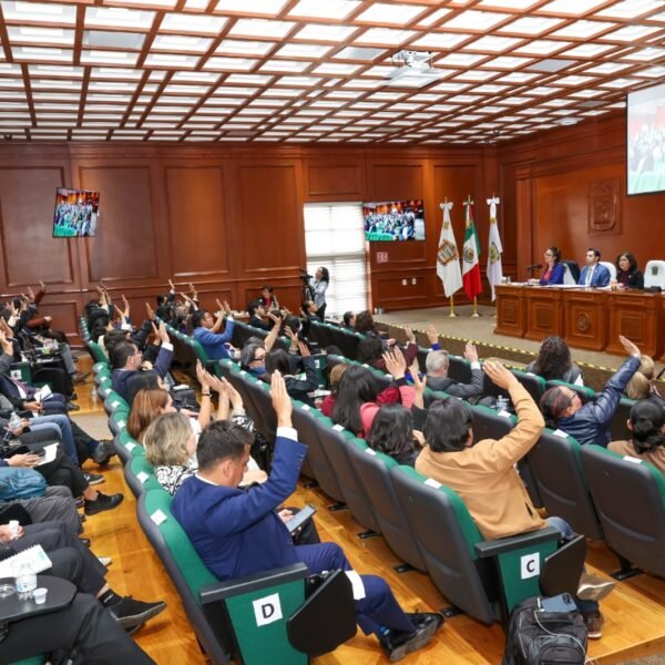 Consejo de la UAEMéx avala informe de la rectora Paty Zarza y nombra encargado en Facultad de Derecho