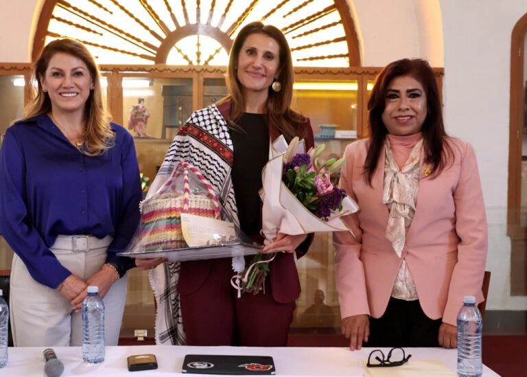 Embajadora de Palestina en México, Nadya Rasheed, imparte conferencia magistral en #Toluca