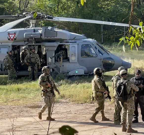 Marina abate a 11 en Culiacán y libera a hija de ‘El Mayo’ Zambada