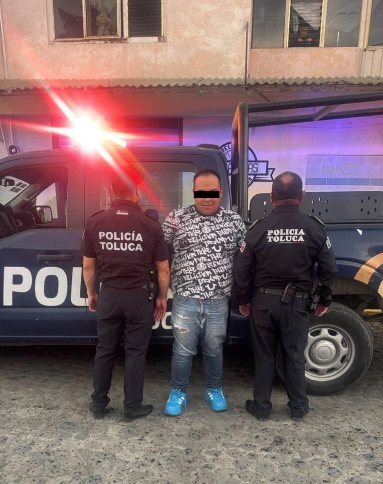 Detienen a un hombre y recuperan camioneta con reporte de robo en #Toluca