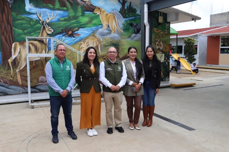 Supervisan construcción de nueva aula en preescolar de Zinacantepec