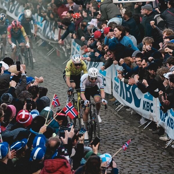 Épico duelo de leyendas en el Tour de Flandes: Pogacar hace historia en el segundo monumento del 2026