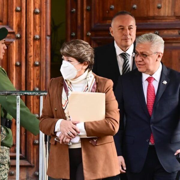 Gobernadora Delfina Gómez y gabinete de seguridad se reúnen con la presidenta Sheinbaum