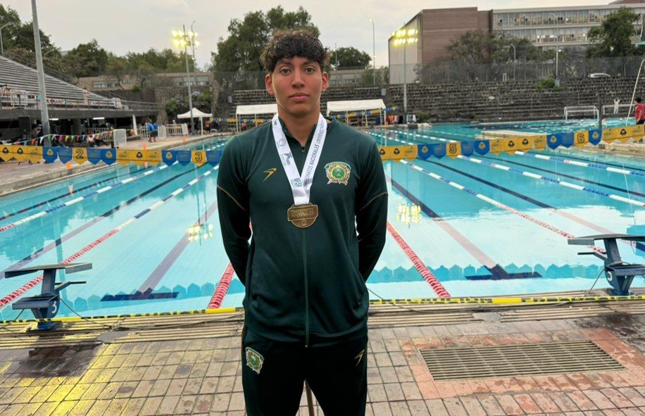 Yael Nava, nadador de la UAEMéx, conquista su tercera medalla en los Campeonatos ANUIES 2026