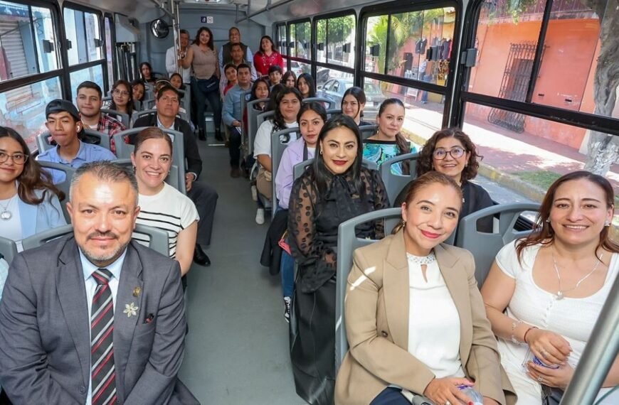 UAEMéx entrega Potrobús para Para Estudiantes Del Sur Mexiquense  y firma convenio con Temascaltepec