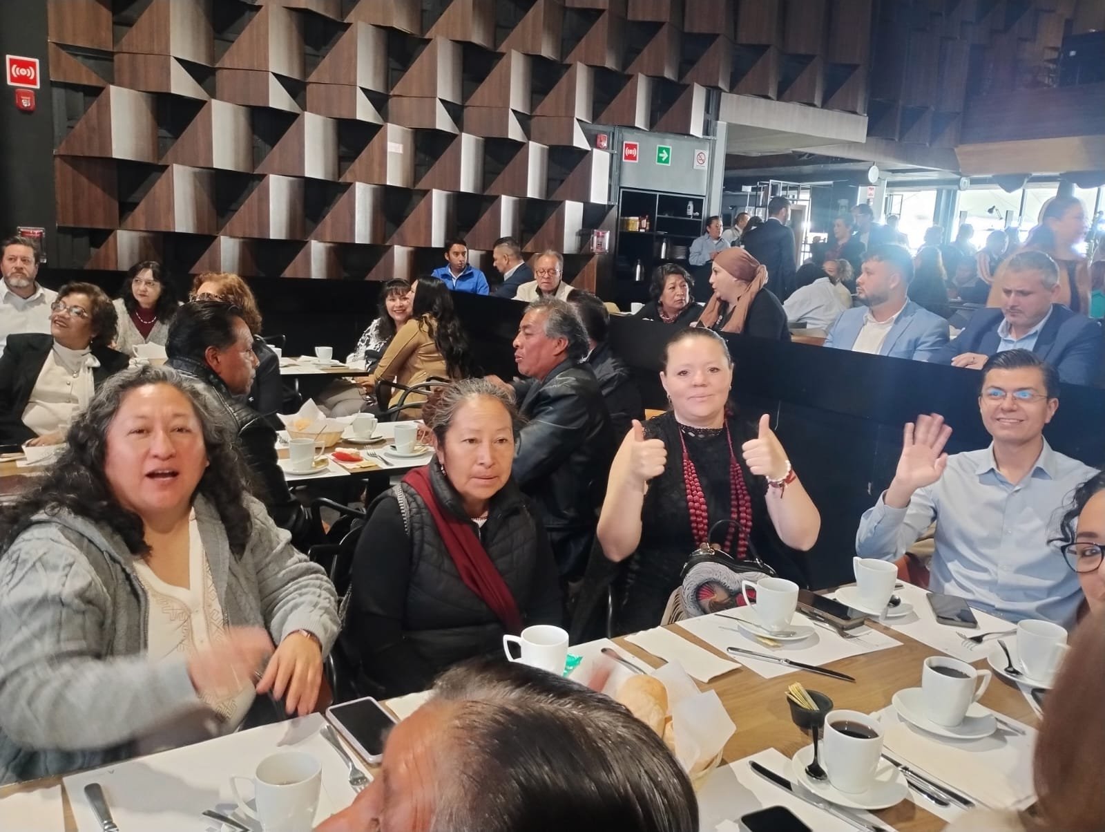 Prendiendo y Activando Luz y Fortaleza participa en conferencia sobre presencia digital para OSC