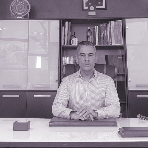 Localizan sin vida a exjefe de inteligencia del Edoméx dentro de su camioneta en Toluca