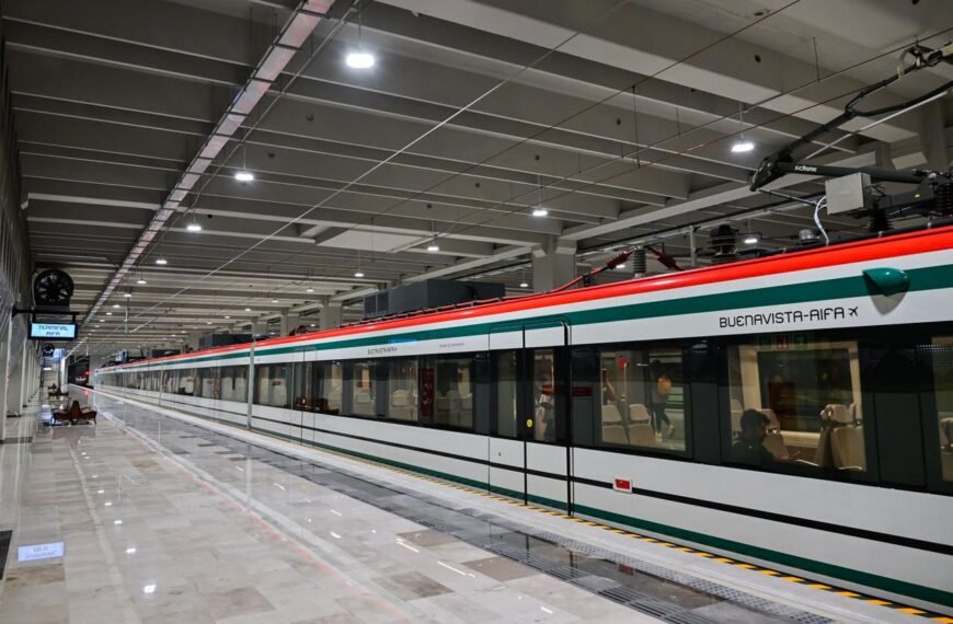 Sheinbaum y Delfina Gómez inauguran el Tren Suburbano Buenavista–AIFA