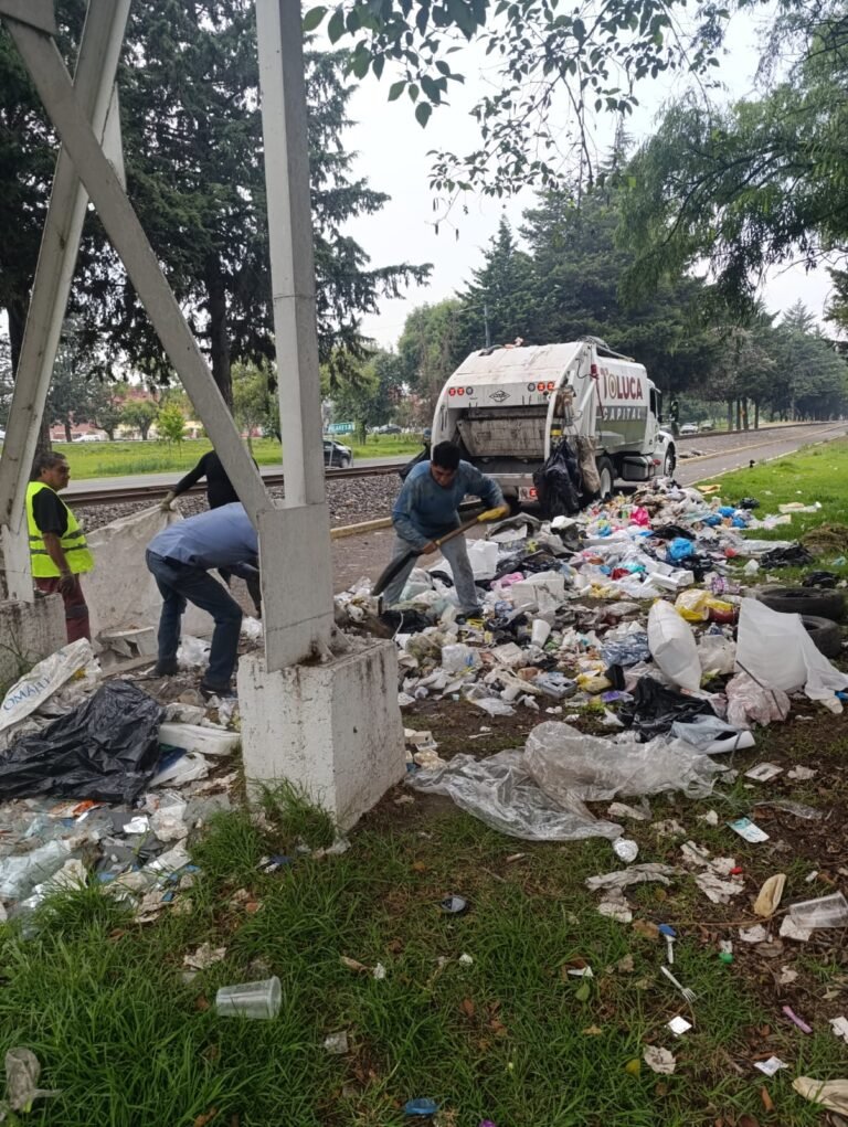 #Toluca endurece sanciones por tirar basura en la vía pública