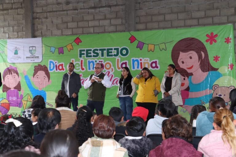 #Zinacantepec realiza gira de entrega de obsequios para niños y madres de familia