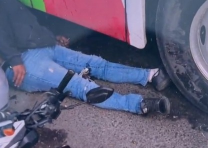 Asaltante con brazalete electrónico muere durante intento de robo en Toluca