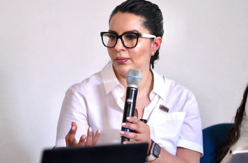 Diálogo académico y sociedad fortalecen la democracia: Arlen Siu Jaime