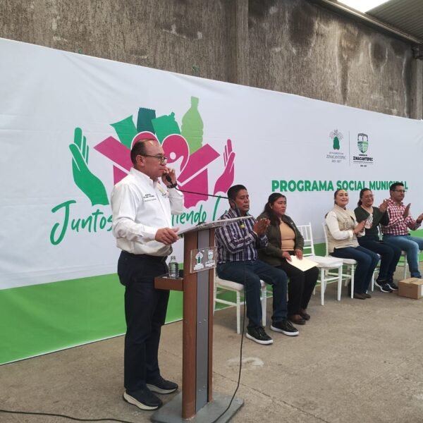 Entregan más de 800 despensas a familias de San Cristóbal Tecolit en #Zinacantepec