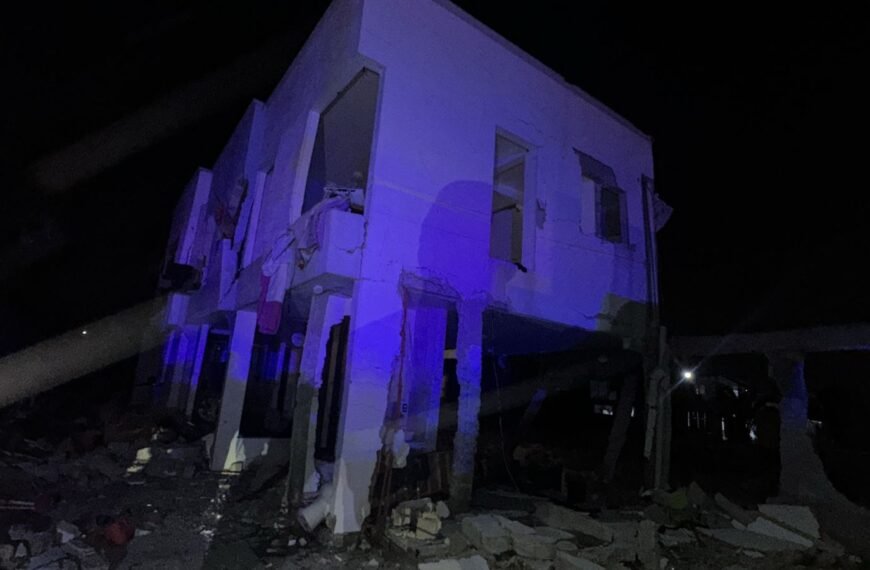 Explosión por acumulación de gas en Capultitlán deja dos heridos y obliga a evacuar a cerca de 200 personas en Toluca