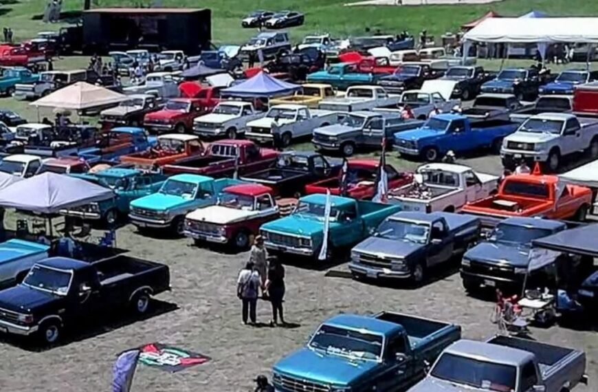 Exhibición de autos clásicos en Centro Ceremonial Otomí a beneficio de refugio de animales