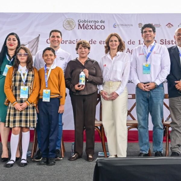 Celebran instalación del sistema mil de captación pluvial en escuelas del Estado de México