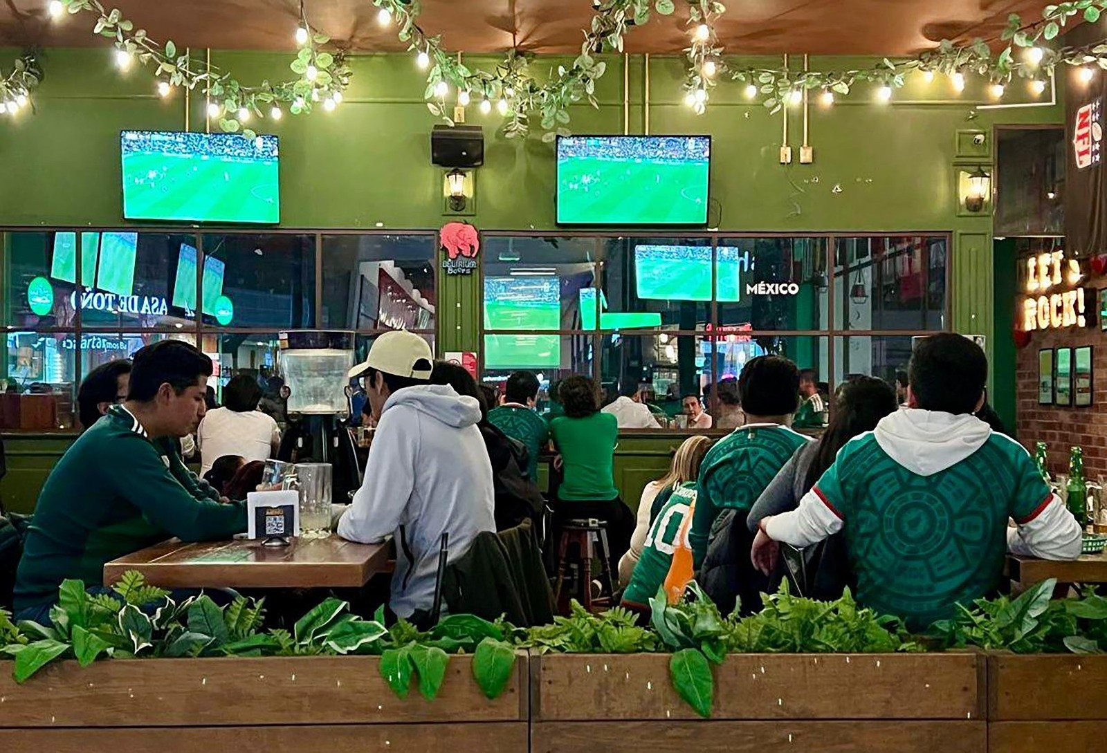 Mundial impulsa actividad económica en restaurantes y bares del Estado de México