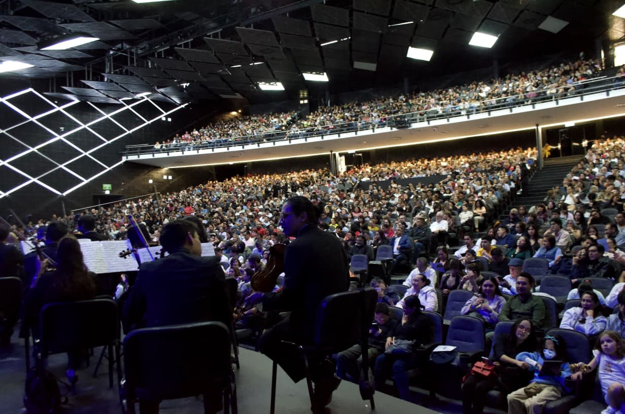 Miles llenan concierto gratuito de la Novena Sinfonía de Beethoven en Toluca