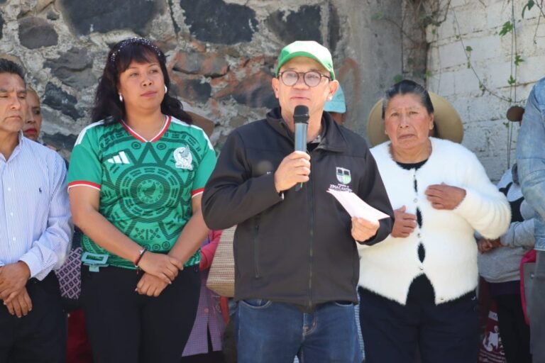 Alcalde de #Zinacantepec confirma pavimentación de calles con décadas de abandono en San Antonio Acahualco